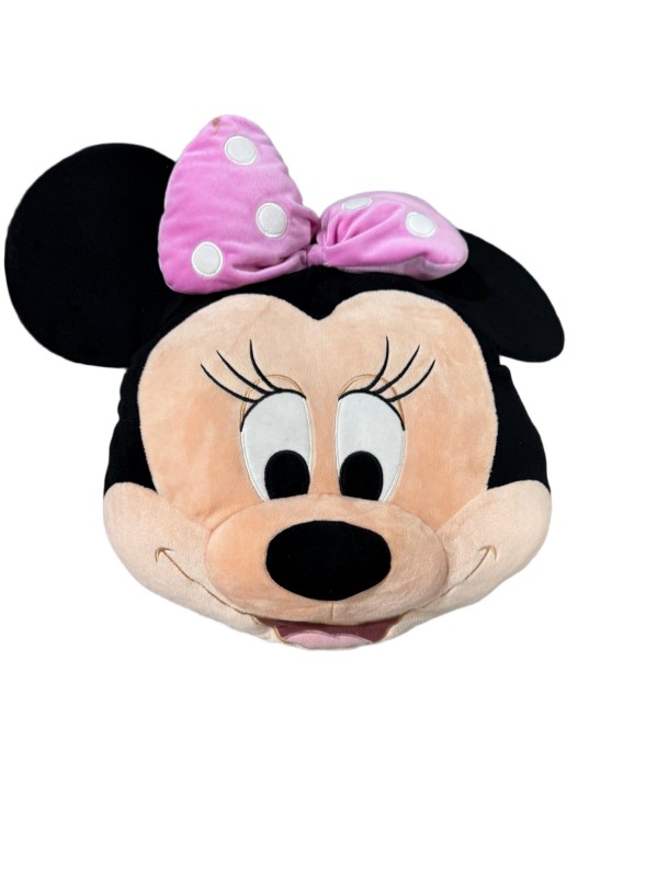 Minnie Mouse face cushion — pale pink bow — Dimensional muzzle and pale pink bow with white spots.